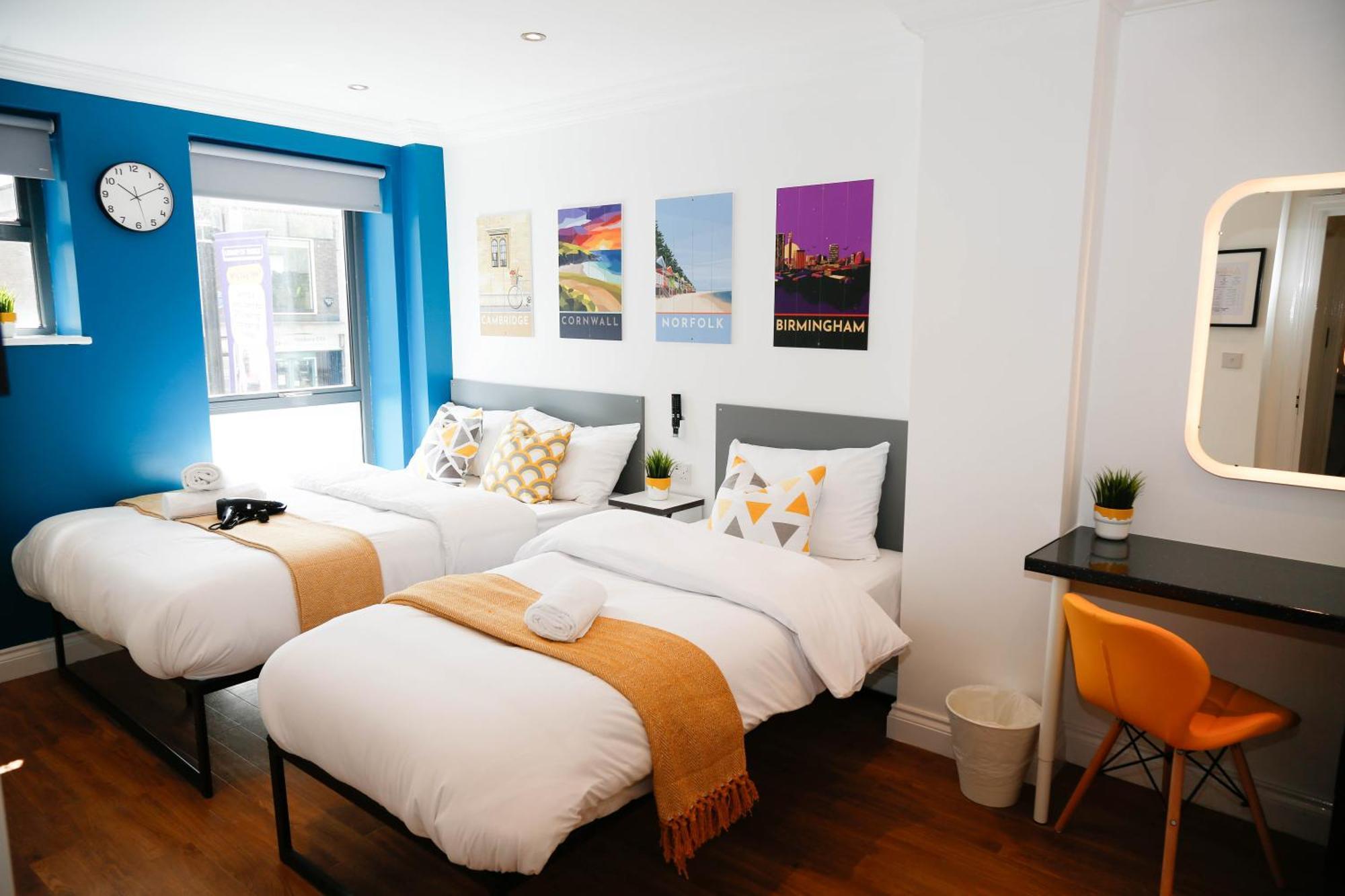 New Luxury In The Heart Of Next To Shops, Cafes, Bars & Metro With Shared Bathrooms Alloggio in famiglia Londra